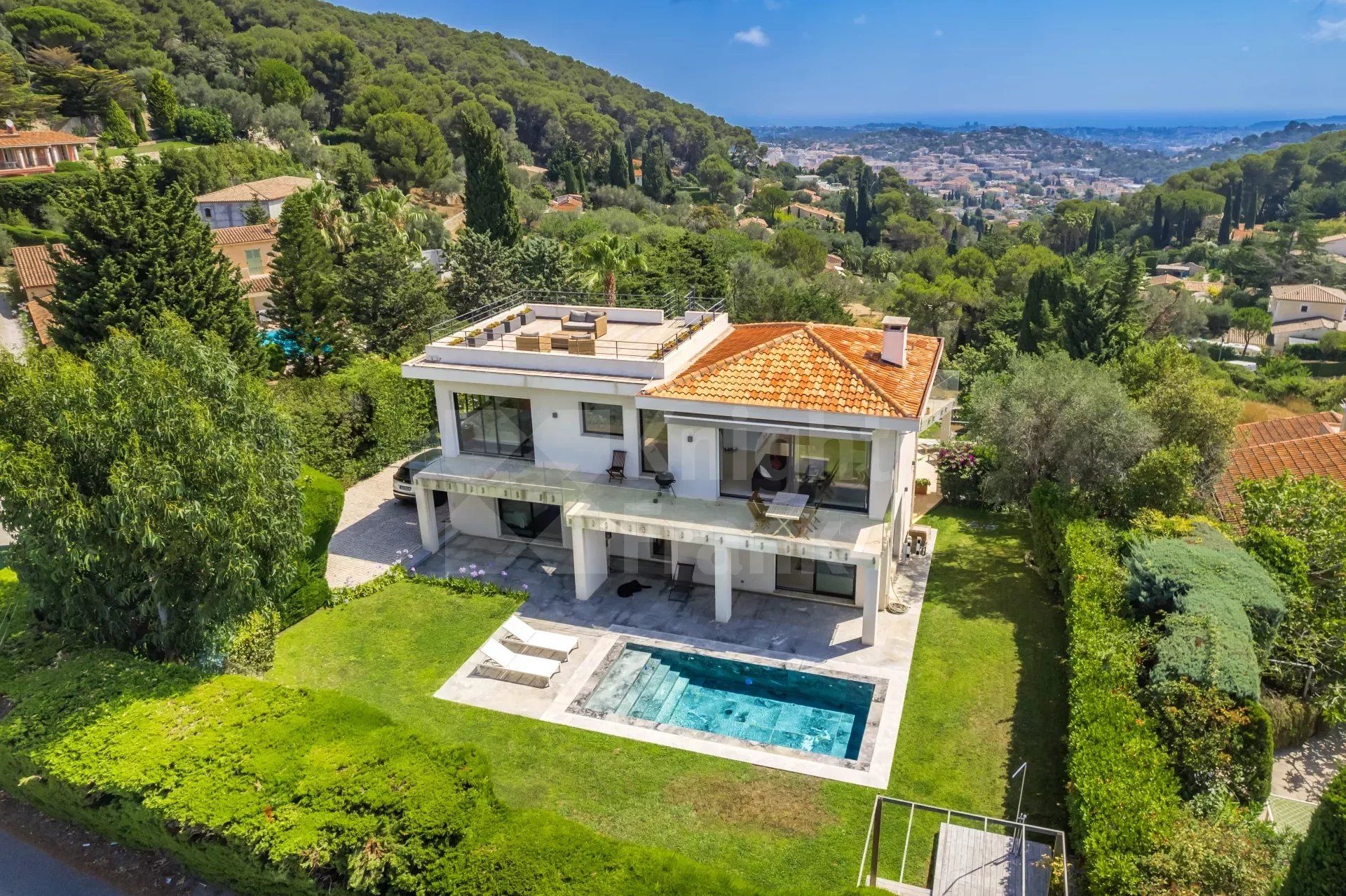 06400 CANNES VILLA