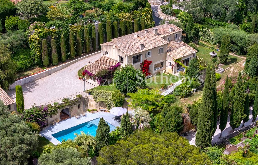 06250 MOUGINS VILLA