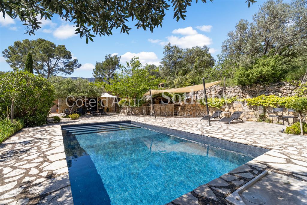 83440 SEILLANS VILLA