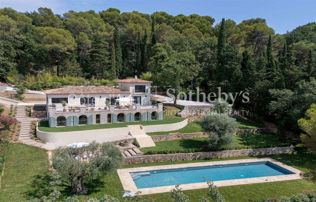 06250 MOUGINS VILLA